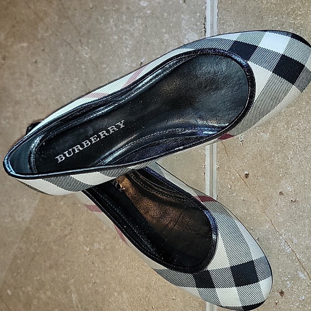 BURBERRY LOAFERS/BALLERINA SLIPPERS FOR WOMEN U.S. Size 7 (37). - Picture 9 of 10